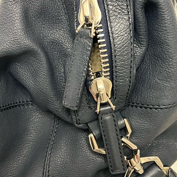 GIVENCHY 
Sugar Goatskin Medium Nightingale Navy - Picture 11 of 14